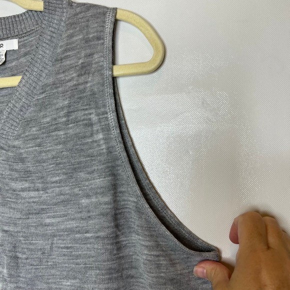 BP‎ Womens Sleeveless Sweater Top V Neck Knit Gray Size Small - Picture 6 of 11